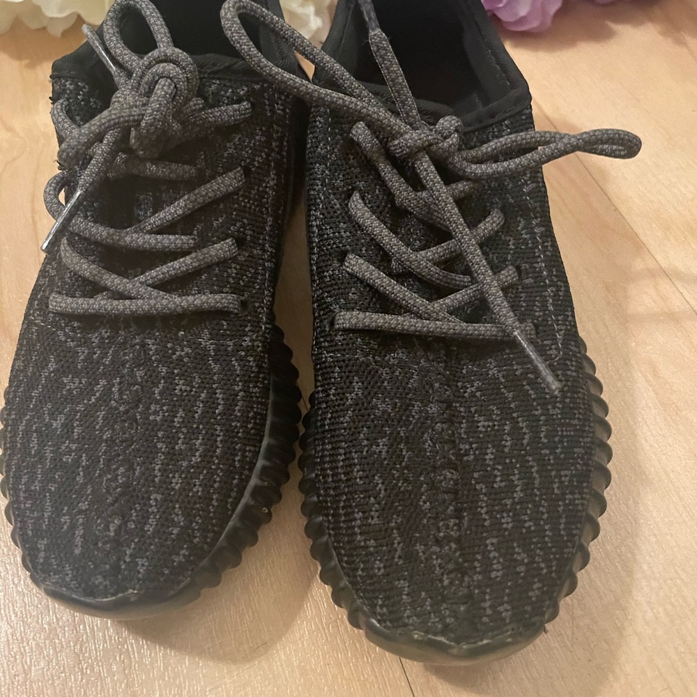 Adidas Yeezy Boost 350 Pirate Black 2016 release Men’s size 5 Good Condition - Picture 2 of 9